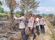 Karhutla Kembali Mengancam Sungai Sembilan, Kapolsek Apriadi Pimpin Langsung Pemadaman Batu Teritip”