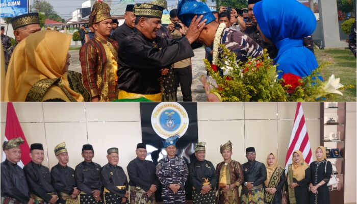 Ketua Umum LAMR Dumai Datuk Seri H. Zamhur Eghab Pasangkan Tanjak kepada Danlanal Baru, Simbol Restu Adat Melayu