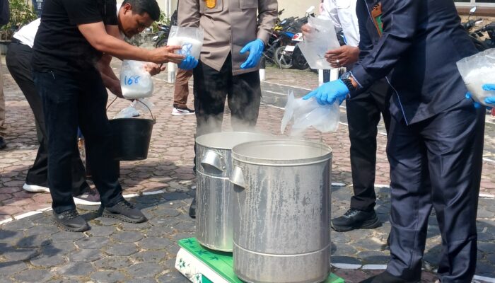 Polres Dumai Musnahkan 30,80 Kilogram Sabu Jaringan Internasional, Selamatkan Lebih dari 155 Ribu Jiwa