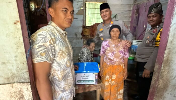Polsek Bukit Kapur Salurkan Bantuan Jumat Berkah, Hadir Ringankan Beban Warga Kurang Mampu