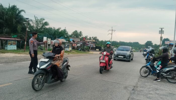 AKP Boy Setiawan Pastikan Strong Point Pagi Berjalan Maksimal, Arus Lalu Lintas Bukit Kapur.