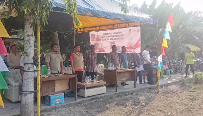 Turnamen Sepak Bola Antar RW Sekepenghuluan Sekeladi Resmi Dibuka, Perebutkan Piala dan Uang Pembinaan