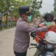 Polsek Dumai Timur AKP Rhino Handoyo Bagikan 200 Masker Gratis