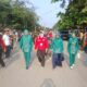 Semarak HUT RI ke 81, Ketua PKK kepenghuluan labuhan papan NOVi  bersama ketua 1 TP- PKK kabupaten Rohil Indah Septiani lepas peserta jalan santai di kepenghuluan labuhan papan
