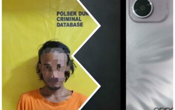 POLSEK DUMAI BARAT AKP DEDI NOFARIZAL UNGKAP KASUS PENCURIAN DUA UNIT HANDPHONE