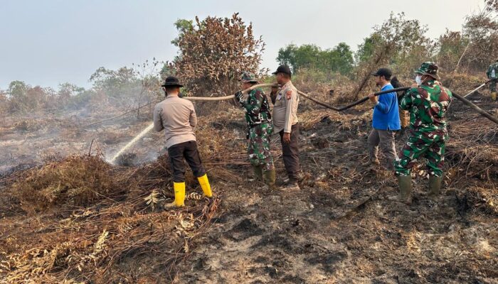 Polda Riau Kerahkan Drone Pemadam Api Tangani Karhutla di Siak