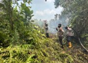 Dihari ke 4 Tim Gabungan Kembali Padamkan dan Dinginkan Karhutla di Sungai Sembilan