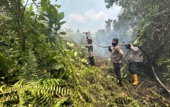 Dihari ke 4 Tim Gabungan Kembali Padamkan dan Dinginkan Karhutla di Sungai Sembilan