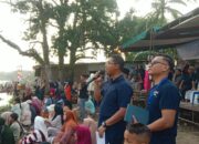 Wakil Bupati Rohil Jhony Charles buka secara resmi perlombaan Pacu sampan di tepian sungai Rokan , ujung tanjung