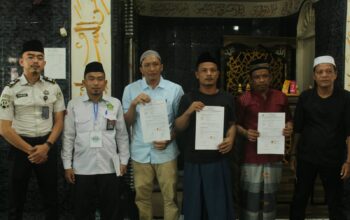 Tiga Warga Binaan Lapas Bengkalis Mengucap Dua Kalimat Syahadat di Hadapan Jemaah