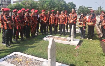 Memperingati Hari Sumpah Pemuda, MPC PP Pekanbaru bersama KOTI MPC PP Kota Pekanbaru Tabur Bunga di Makam Pahlawan Kusuma Dharma